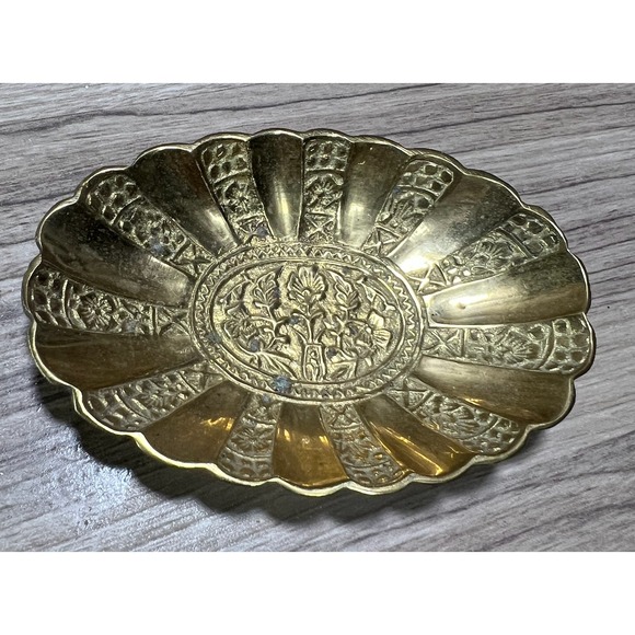 Other - Vintage Brass Decorative Dish Oval Scalloped Edge Floral Center Made India
